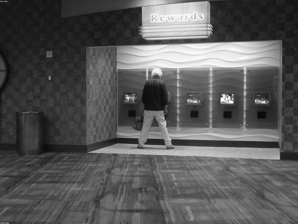 ការប្រកួត និងរង្វាន់នៅក្នុងពិភពកាស៊ីណូ